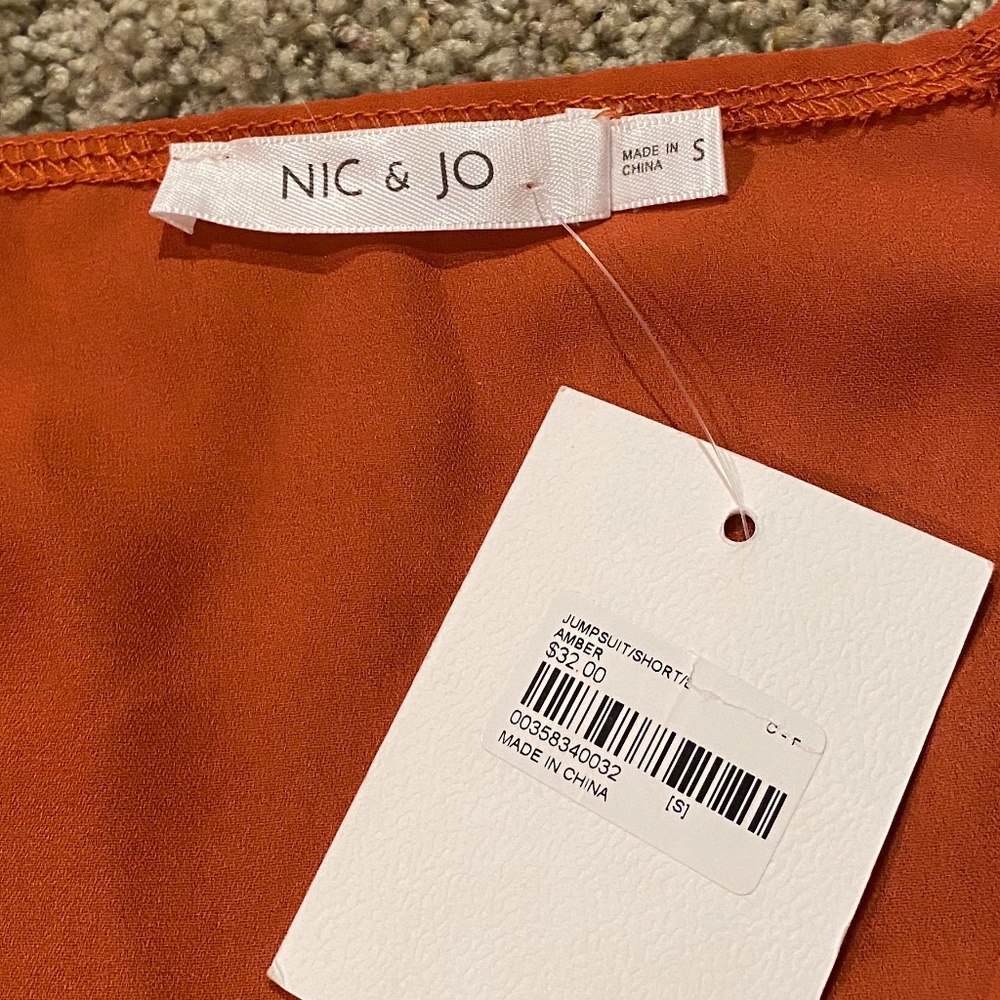 NEW with tags: Rust Orange Long-Sleeve Romper- Size Small - Picture 5 of 6